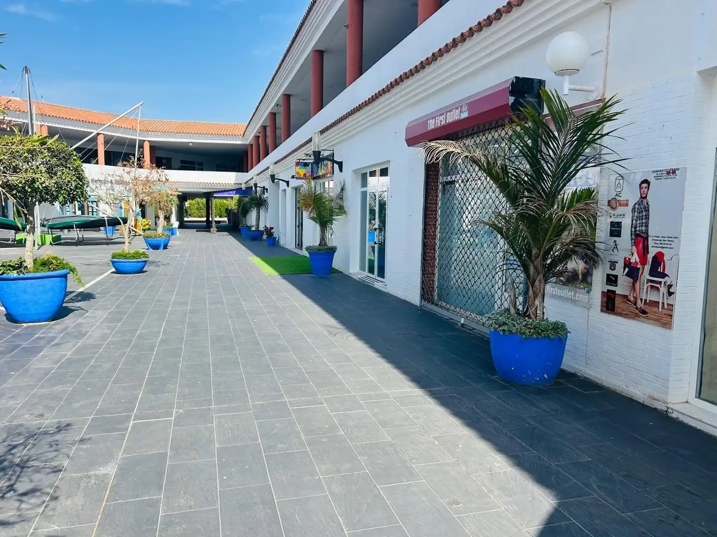 Local comercial en venta en Novo Sancti Petri, imagen 2