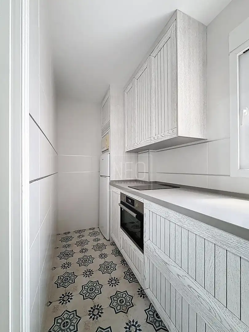 Kitchen of Flat for sale in Granada