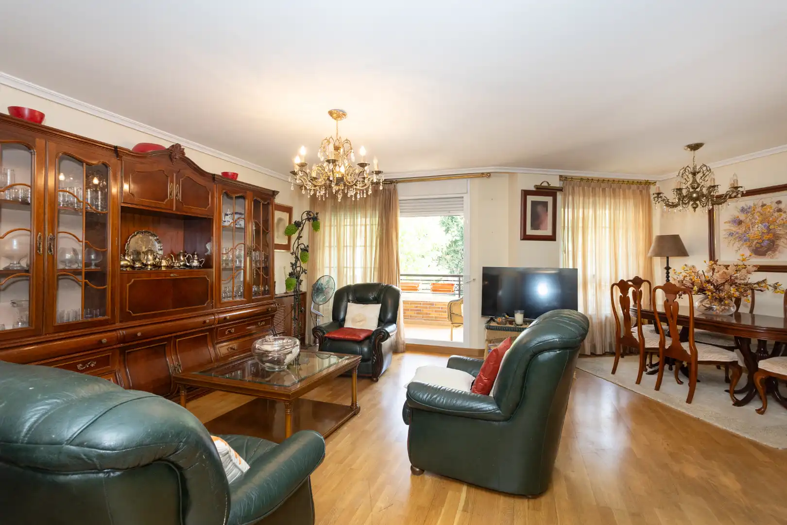 Living room of Flat for sale in Majadahonda  with Heating, Terrace and Storage room