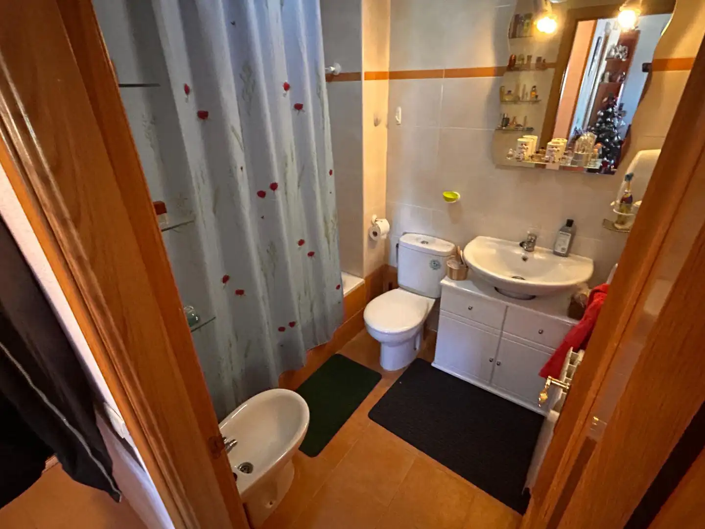 Badezimmer von Wohnung zum Verkauf in Cantimpalos mit Möbliert