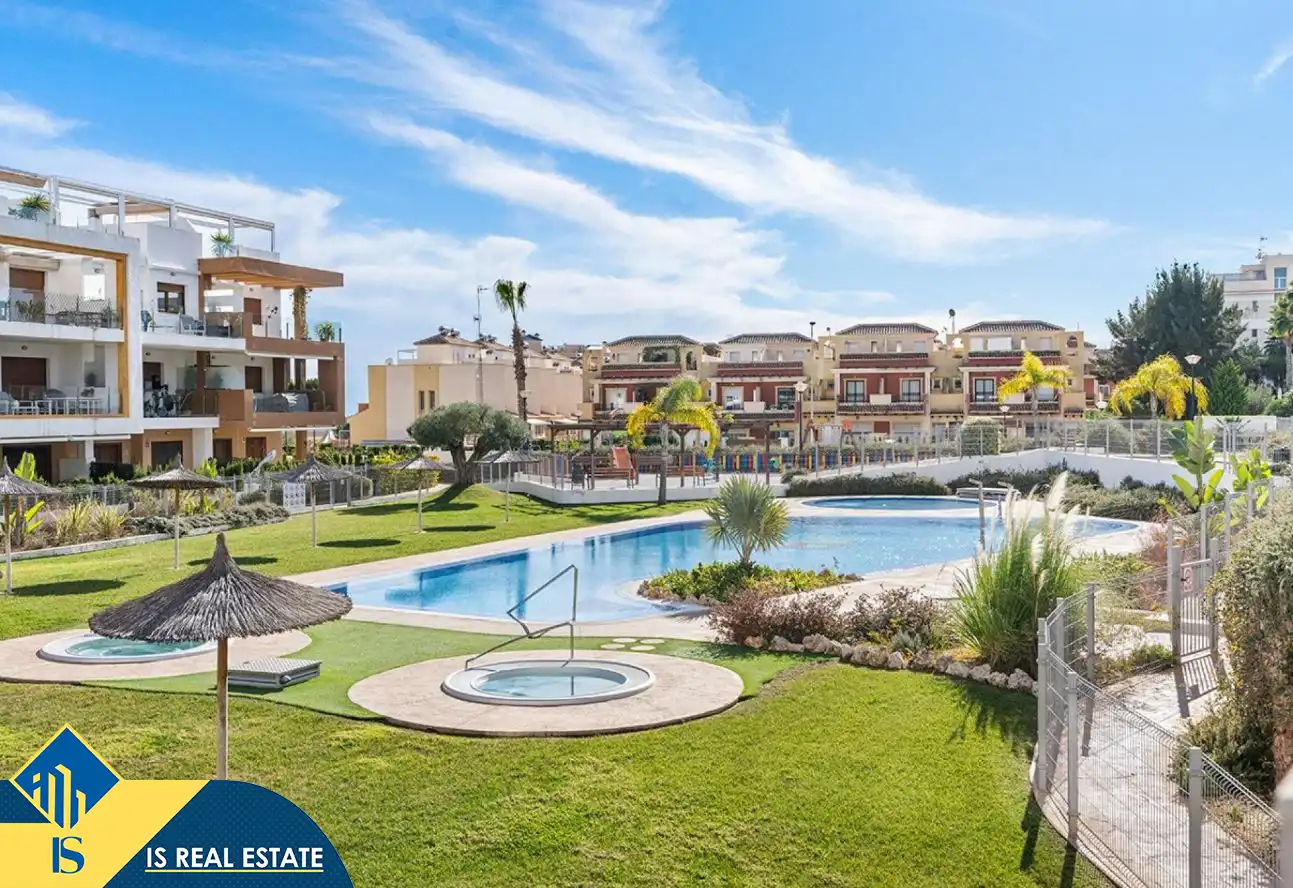 Apartment mit Pool zum Verkauf in Orihuela Costa