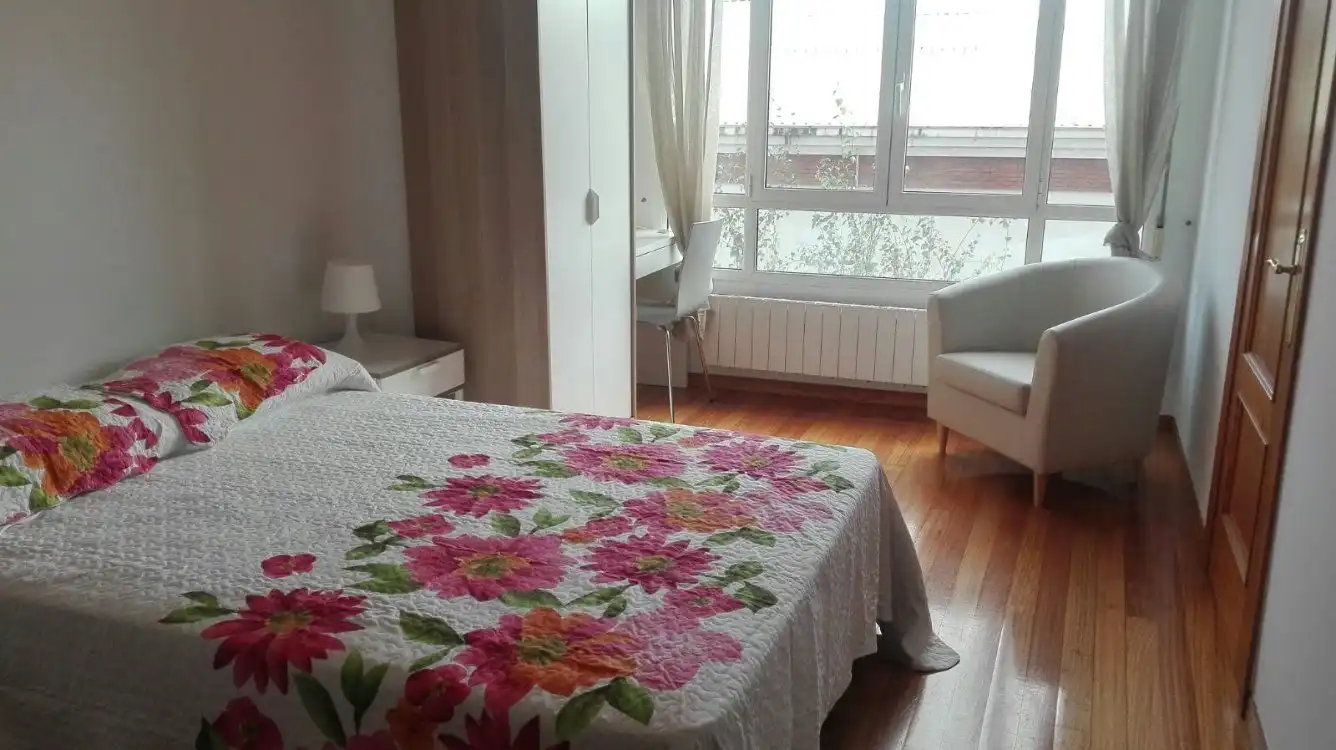 Habitación de Piso de alquiler en Santander con Calefacción, Terraza y Amueblado