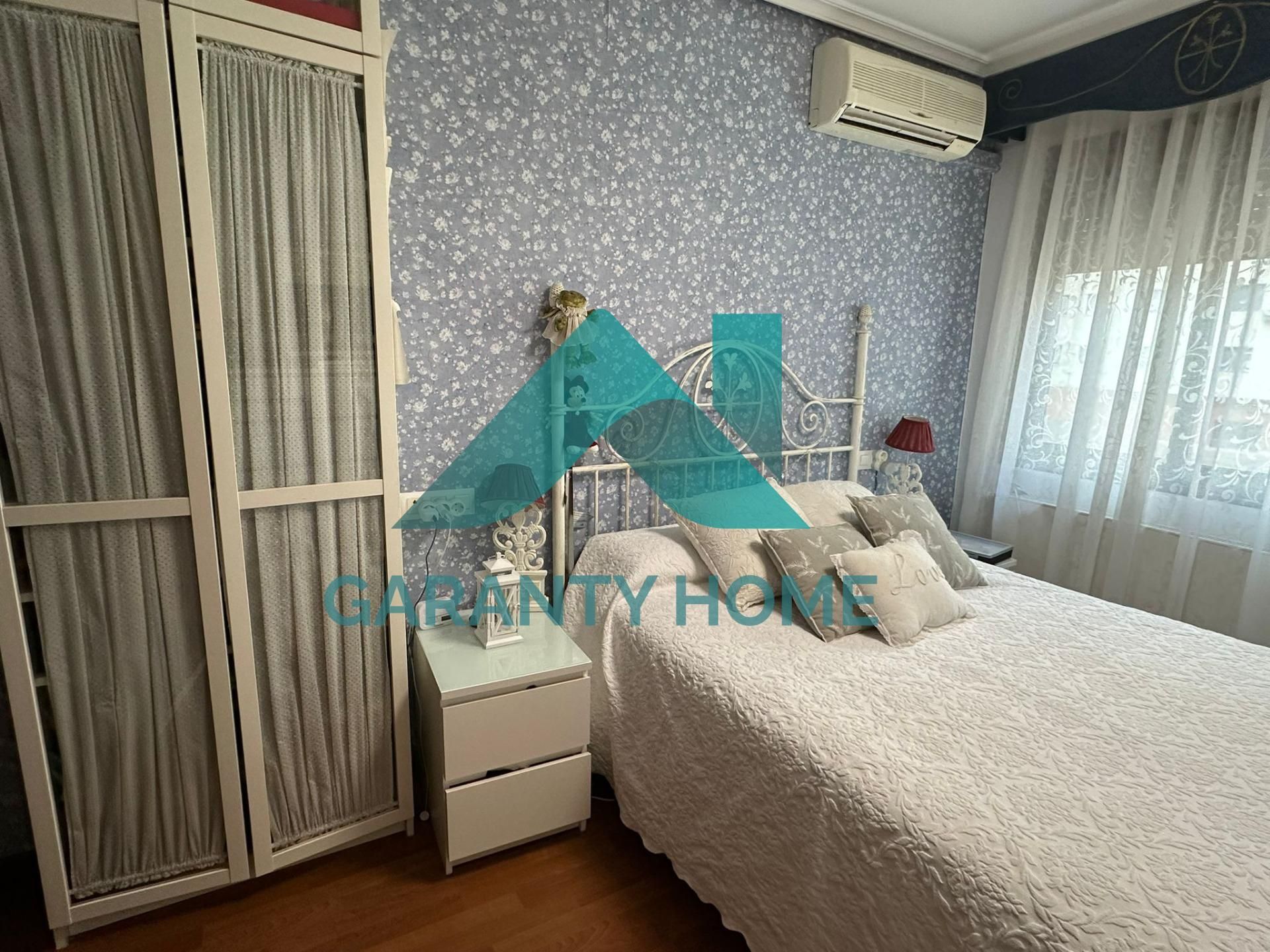 Dormitori de Pis en venda en Cáceres Capital amb Aire condicionat, Calefacció i Terrassa