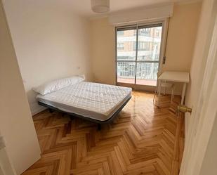 Bedroom of Flat to share in Vigo   with Furnished, Oven and Washing machine