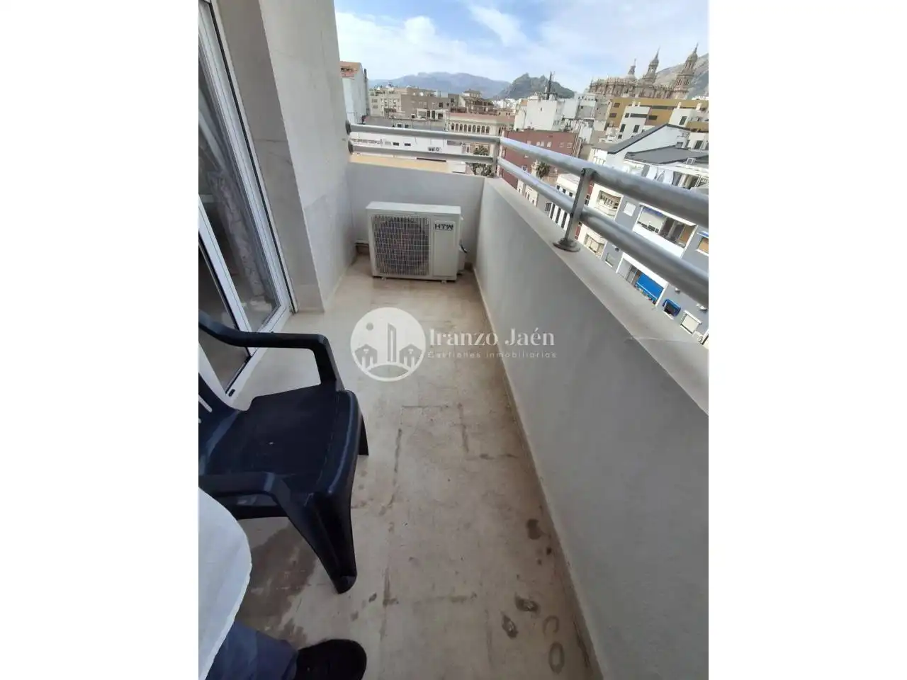 Terraza de Apartamento de alquiler en Jaén con Aire acondicionado, Amueblado y Balcón