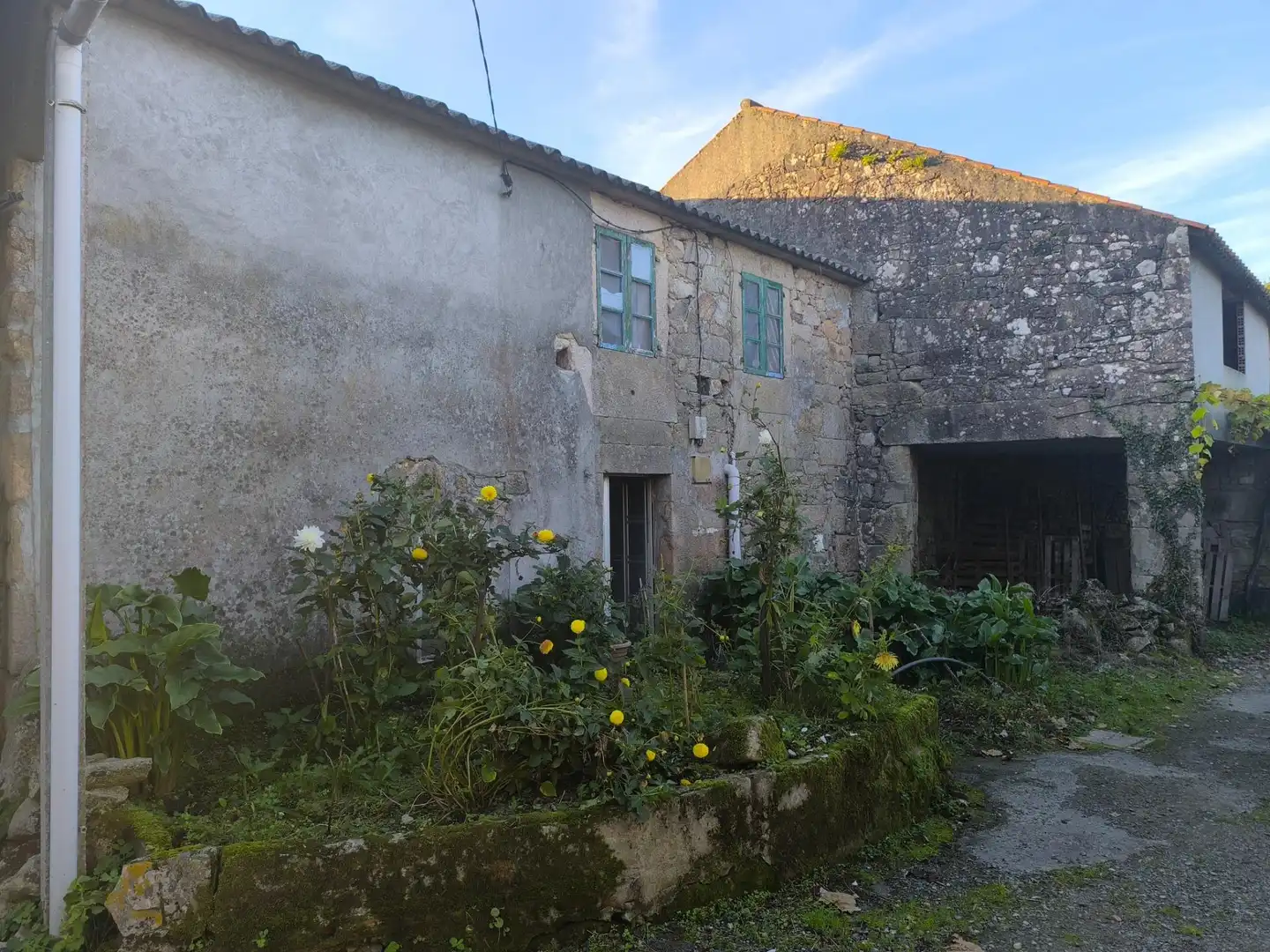 Exterior view of Houses for sale in Brión  with Private garden