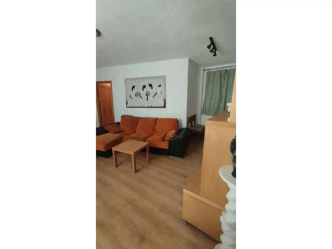 Sala de estar de Piso en venta en Ocaña con Calefacción, Parquet y Amueblado