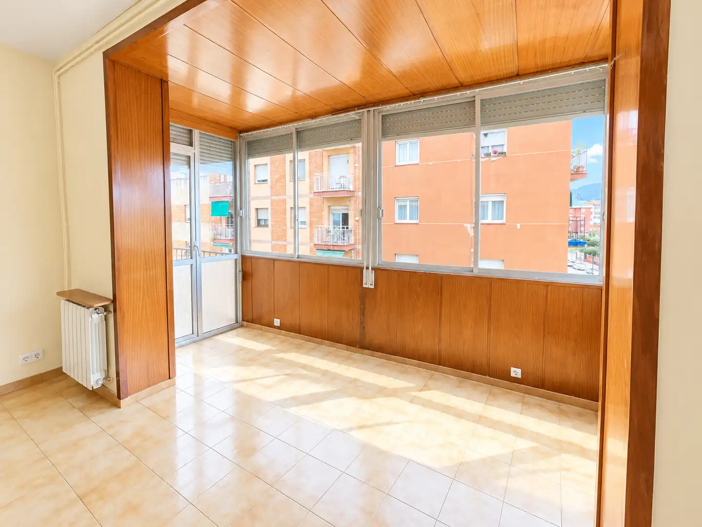 Flat with terrace for sale in Carrer de Josep Aparici, imagen 2