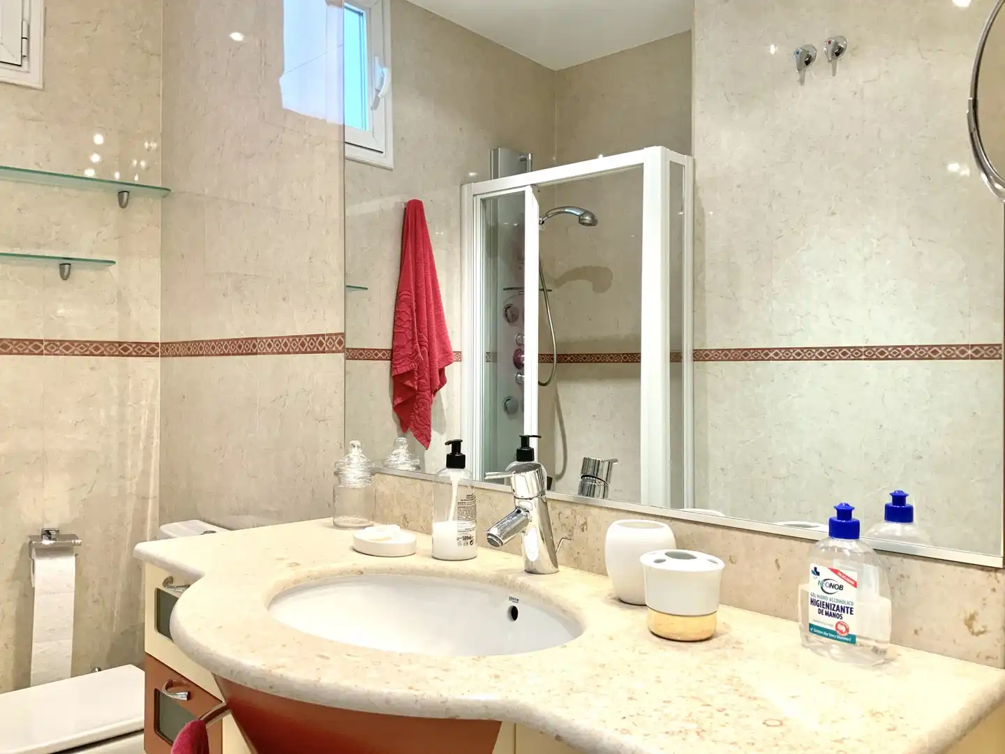 Bathroom of Flat for rent in Madrid  with Air Conditioner, Heating and Furnished
