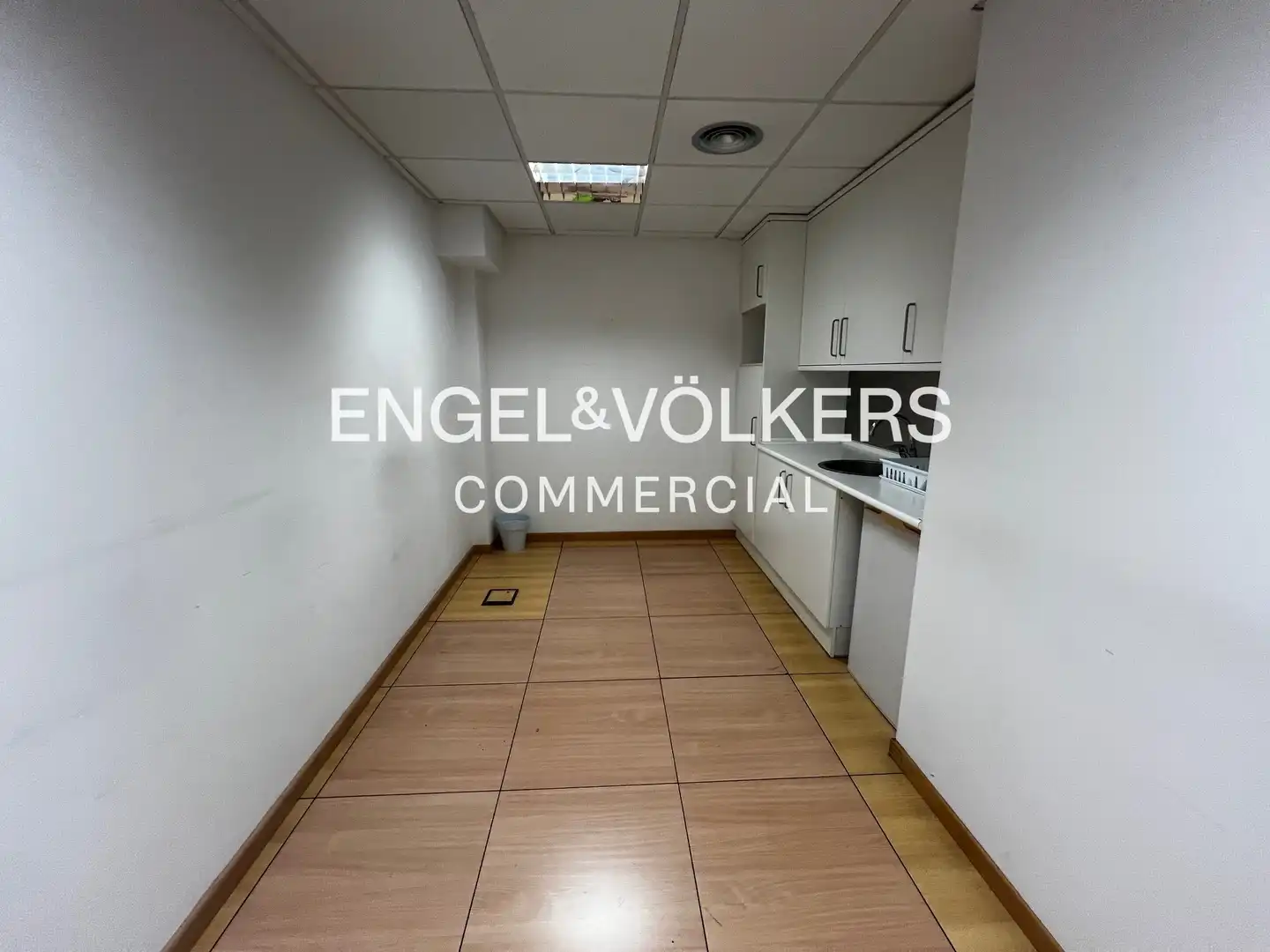 Büro zur Miete in Barcelona mit Klimaanlage und Terrasse