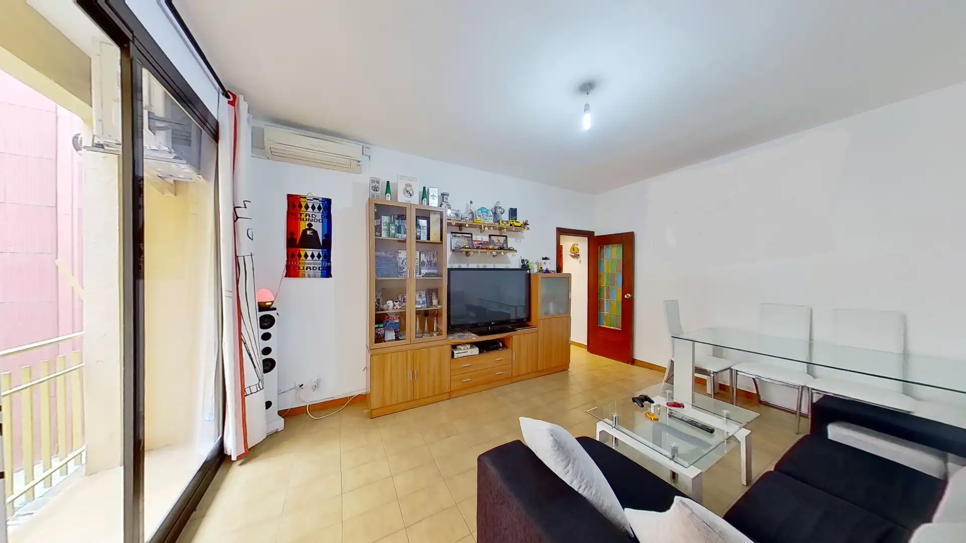 Sala d'estar de Pis en venda en Barcelona amb Balcó