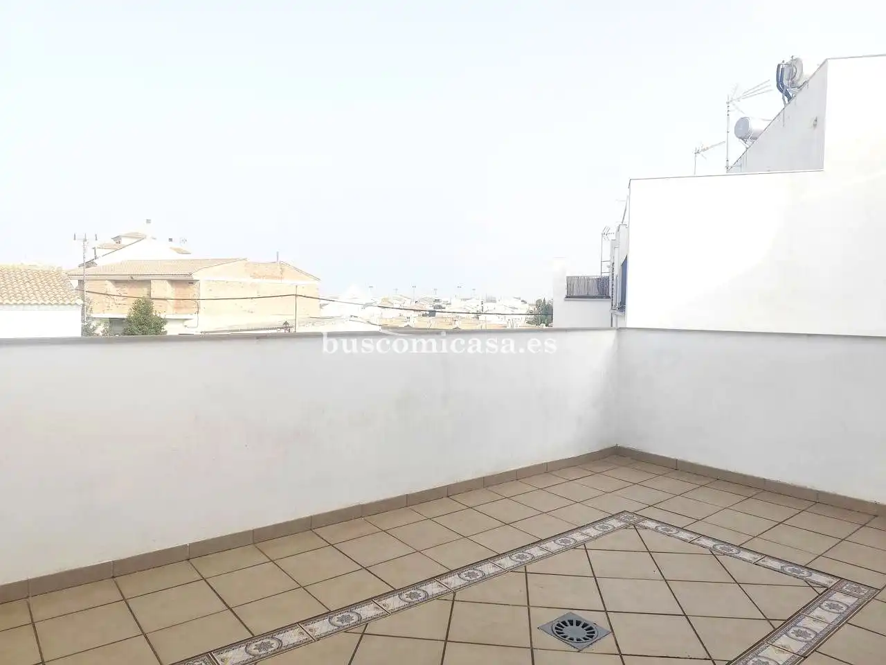 Terrassa de Casa adosada en venda en Fuerte del Rey amb Aire condicionat, Calefacció i Jardí privat