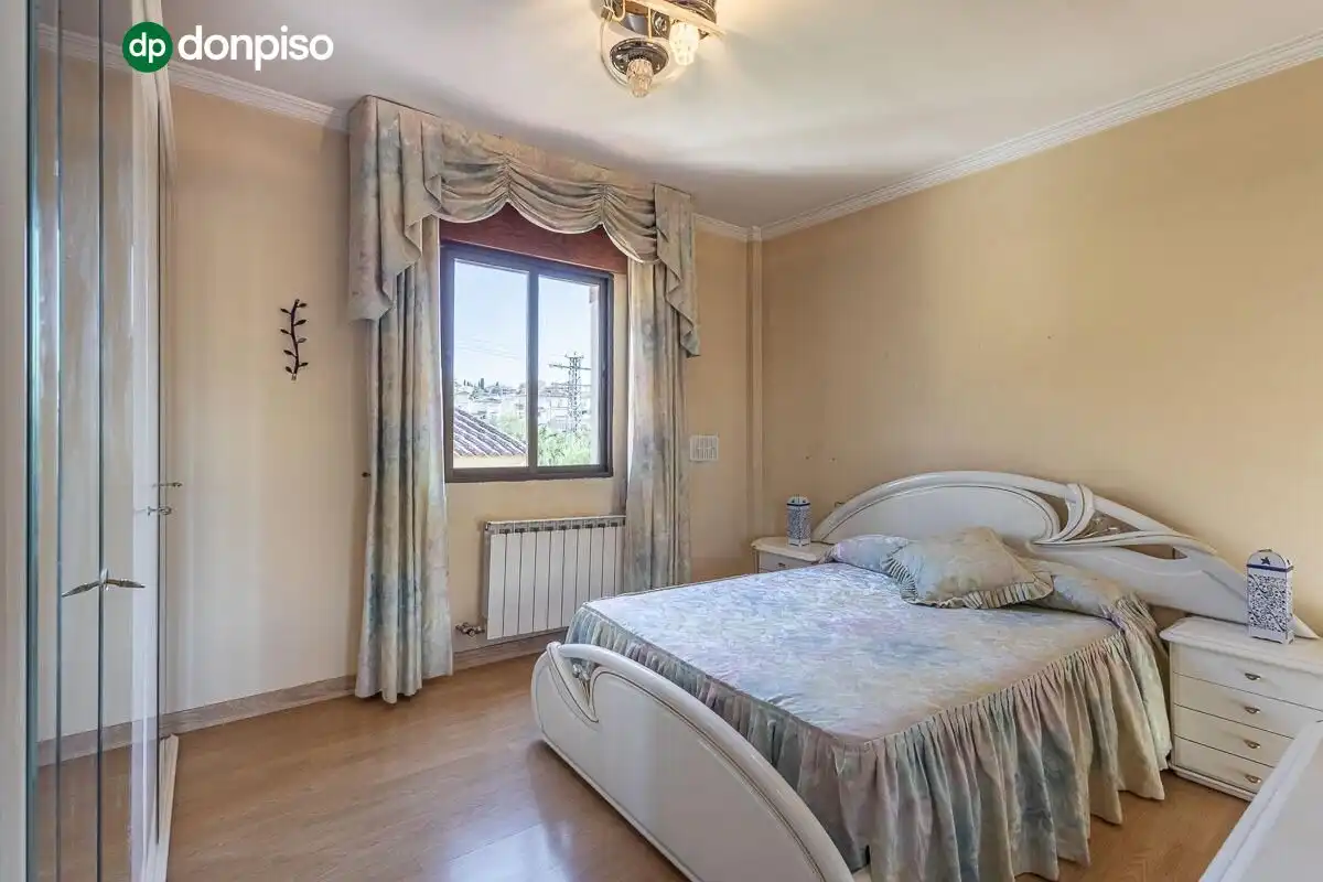 Chalet con piscina en venta en Gójar, imagen 9