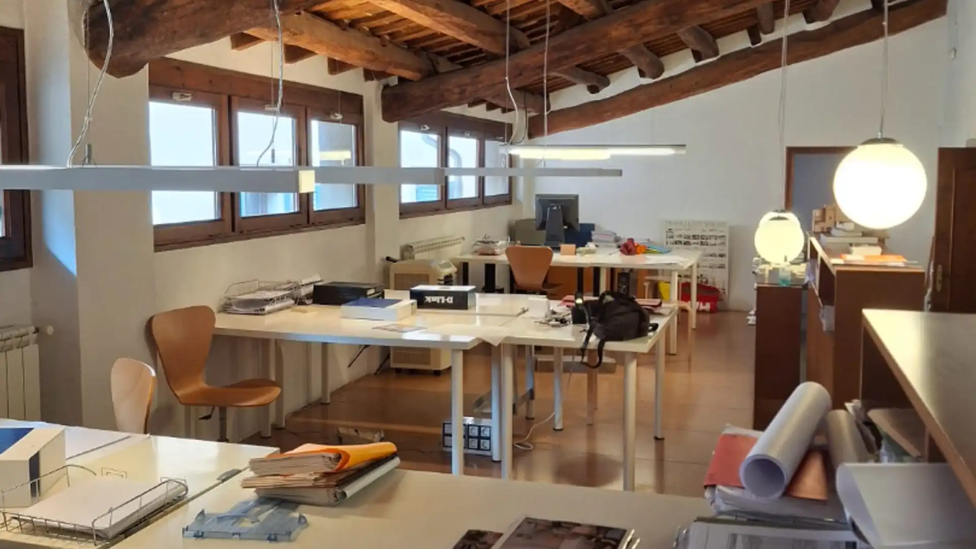 Oficina de alquiler en Vic con Calefacción, Amueblado y Internet