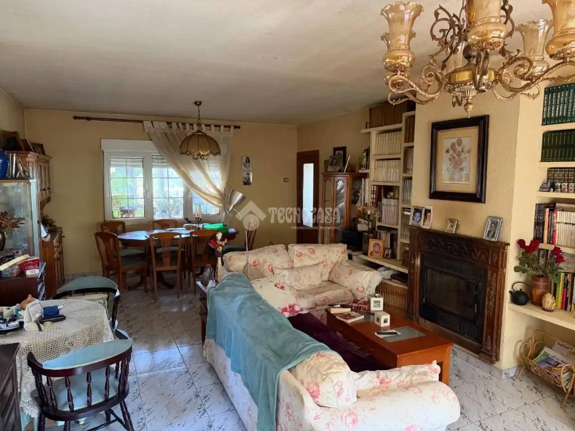 Sala d'estar de Casa o xalet en venda en Valdetorres de Jarama amb Calefacció