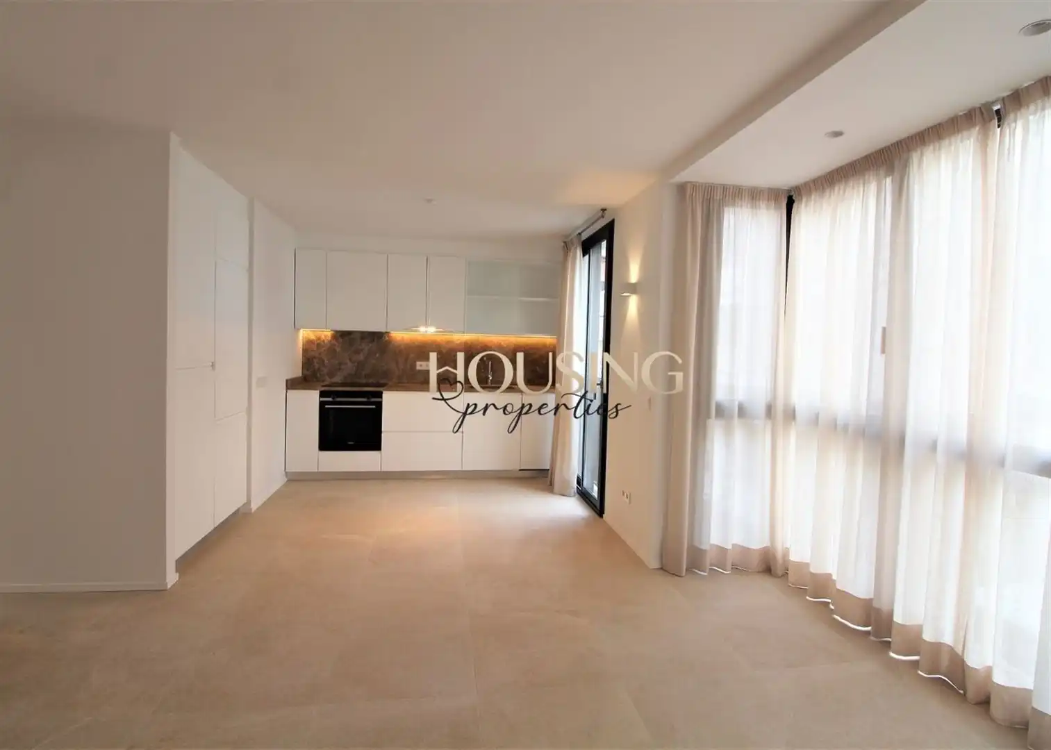 Flat with terrace for sale in Ponent