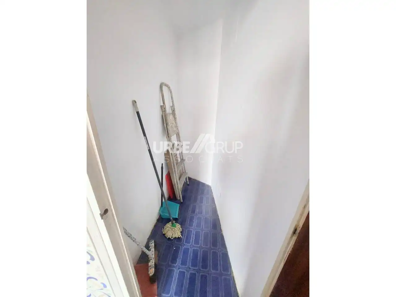 Piso en venta en Terrassa con Calefacción, Terraza y Alarma