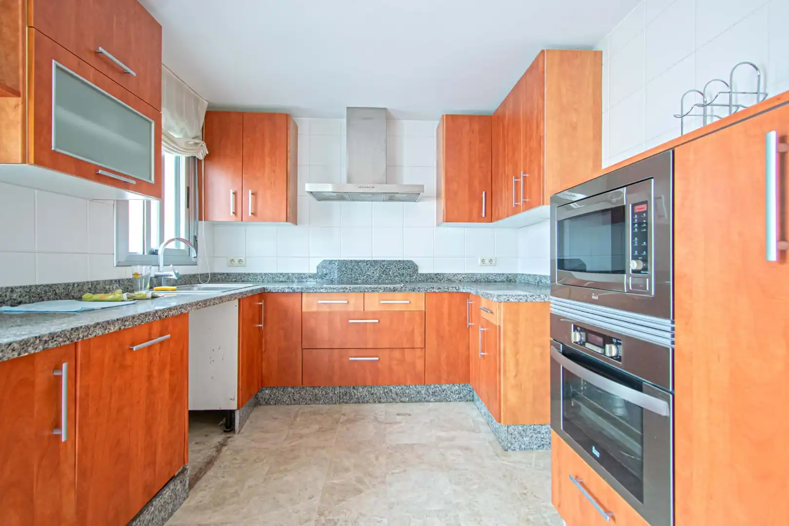 Kitchen of Detached homes for sale in Sevilla  with Air Conditioner, Heating and Private garden