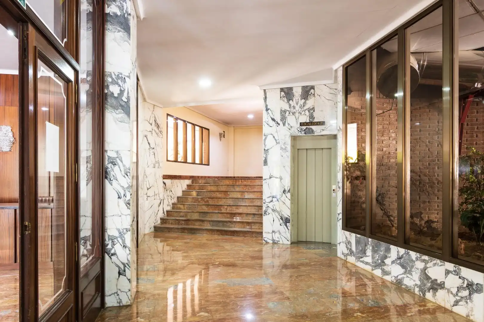 Piso en venta en Avenida ALIERTA, CESAREO, 42, Parque Miraflores