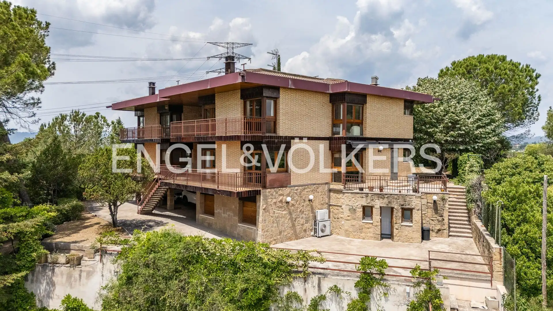 Vista exterior de Finca rústica en venda en Manresa amb Calefacció, Jardí privat i Terrassa