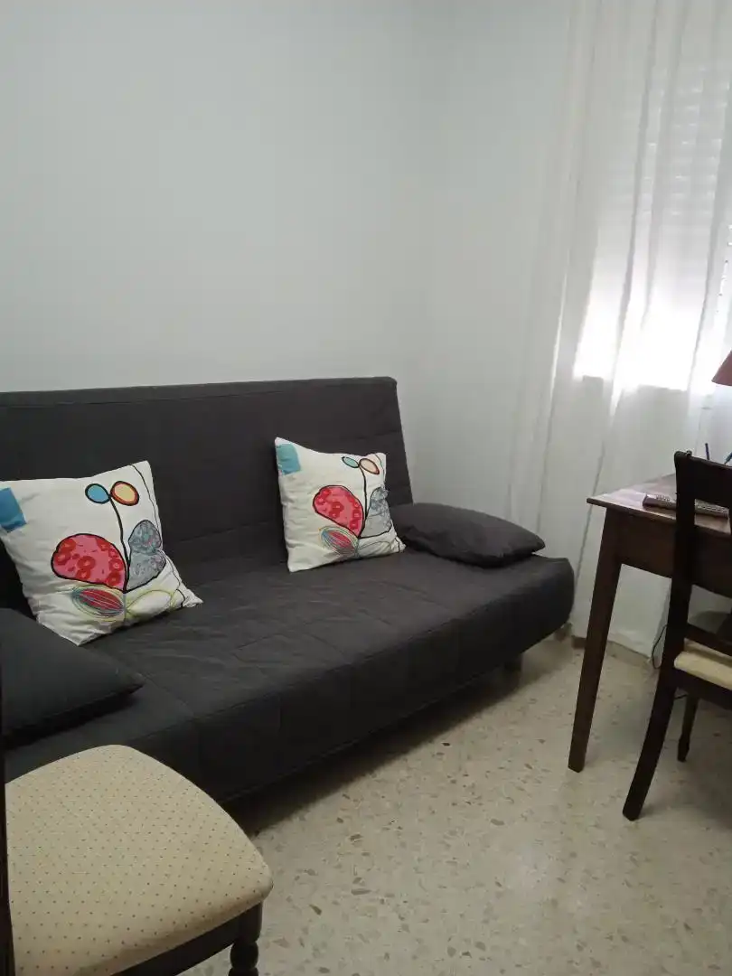Sala d'estar de Casa adosada per a compartir en Jerez de la Frontera amb Jardí privat i Moblat