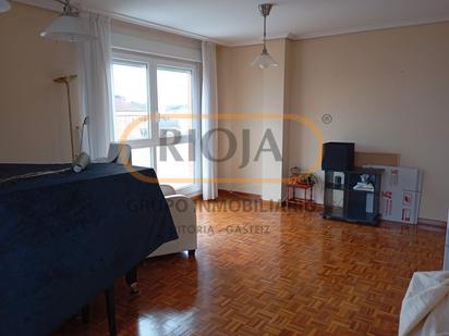 Living room of Flat for sale in Vitoria - Gasteiz  with Heating, Storage room and Furnished