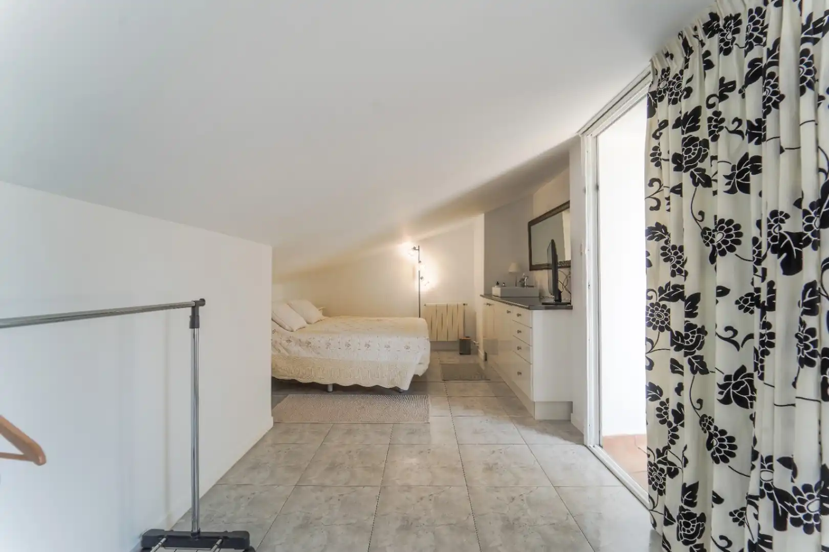 Schlafzimmer von Einfamilien-Reihenhaus zum Verkauf in L'Alfàs del Pi mit Klimaanlage, Heizung und Privatgarten