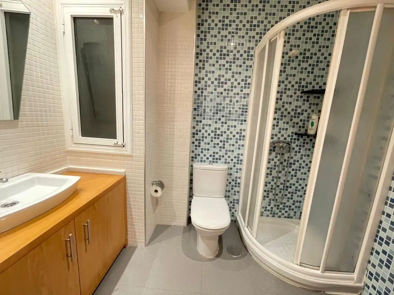 Baño de Piso en venta en Ourense Capital  con Calefacción, Terraza y Amueblado