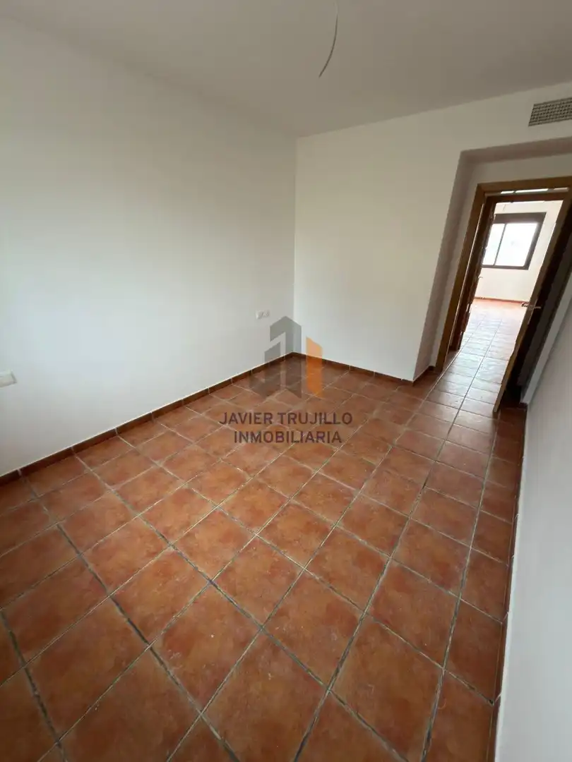 Wohnung zum Verkauf in Alcaucín mit Klimaanlage, Heizung und Terrasse