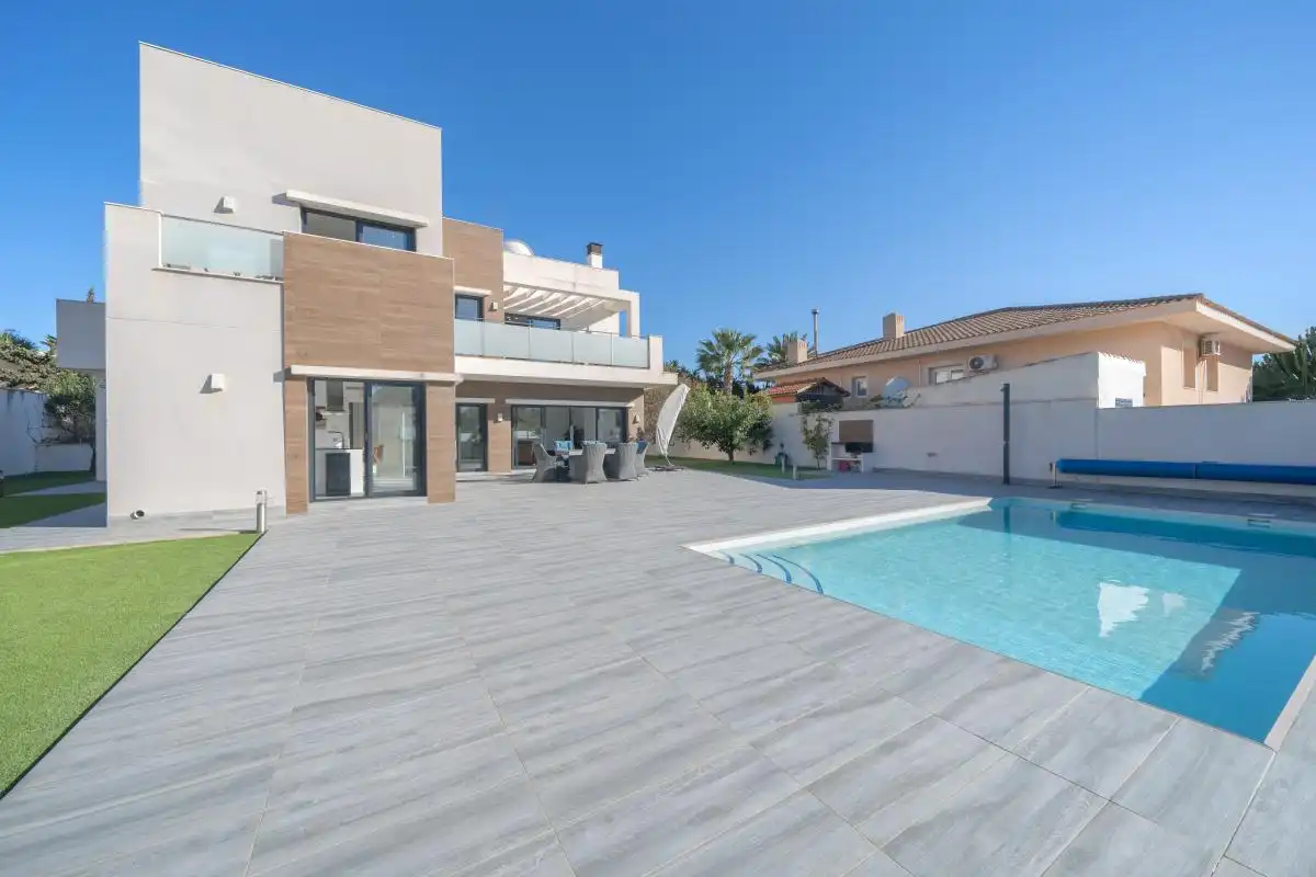 Swimming pool of Houses for sale in Orihuela  with Air Conditioner, Heating and Private garden