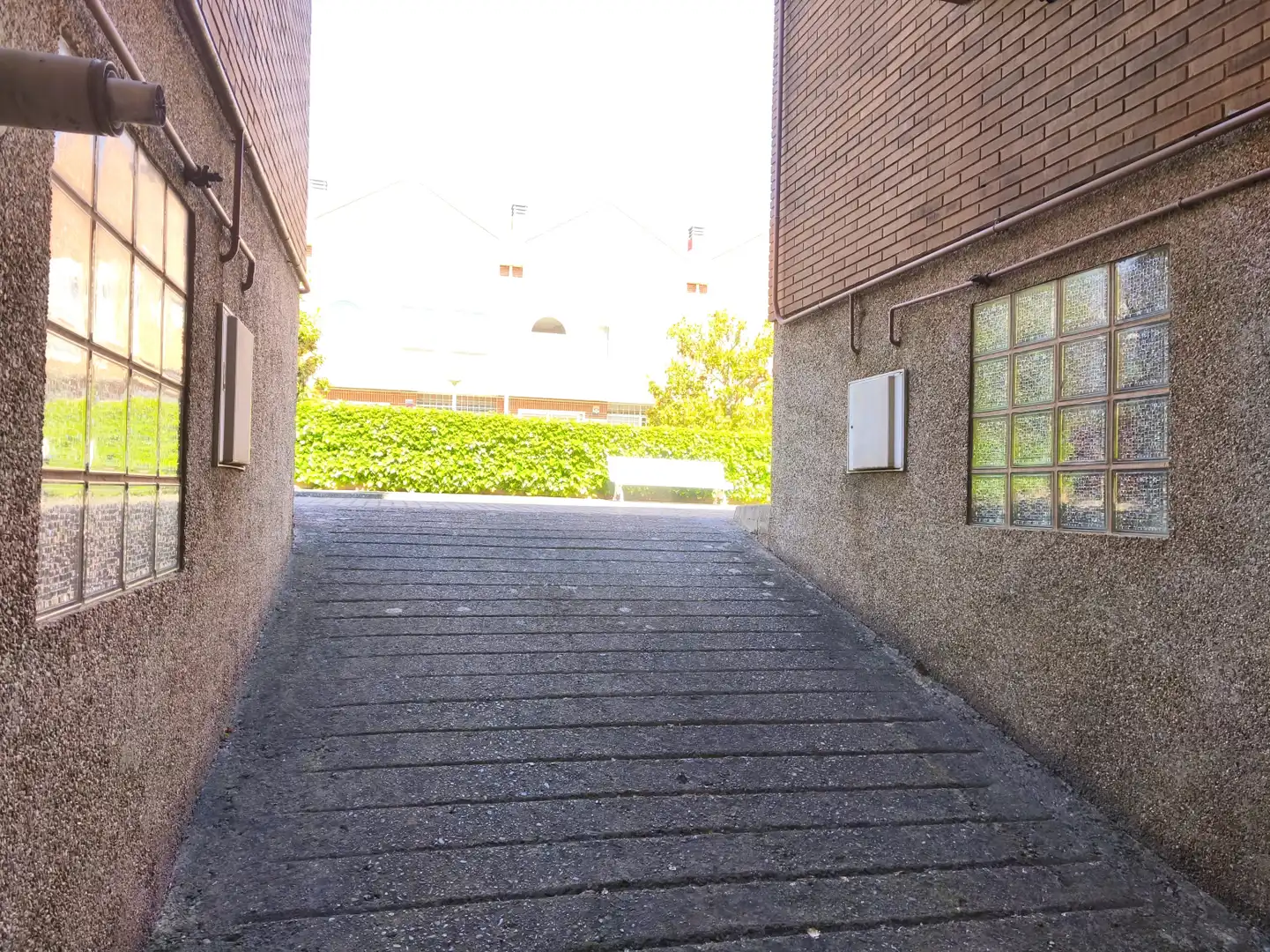 Vista exterior de Casa adosada en venda en  Logroño amb Calefacció, Jardí privat i Parquet