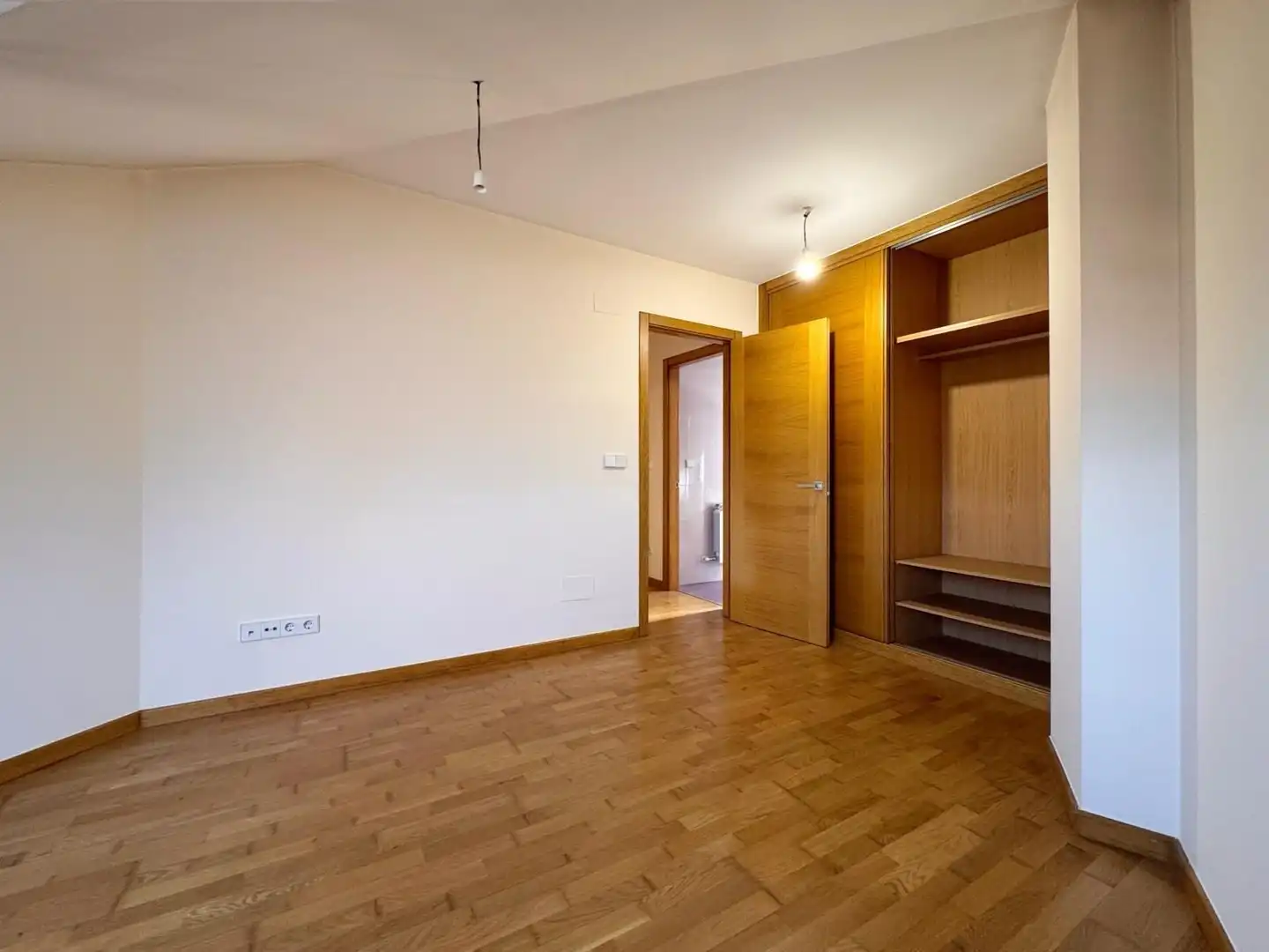 Schlafzimmer von Wohnung zum Verkauf in Pontevedra Capital  mit Heizung