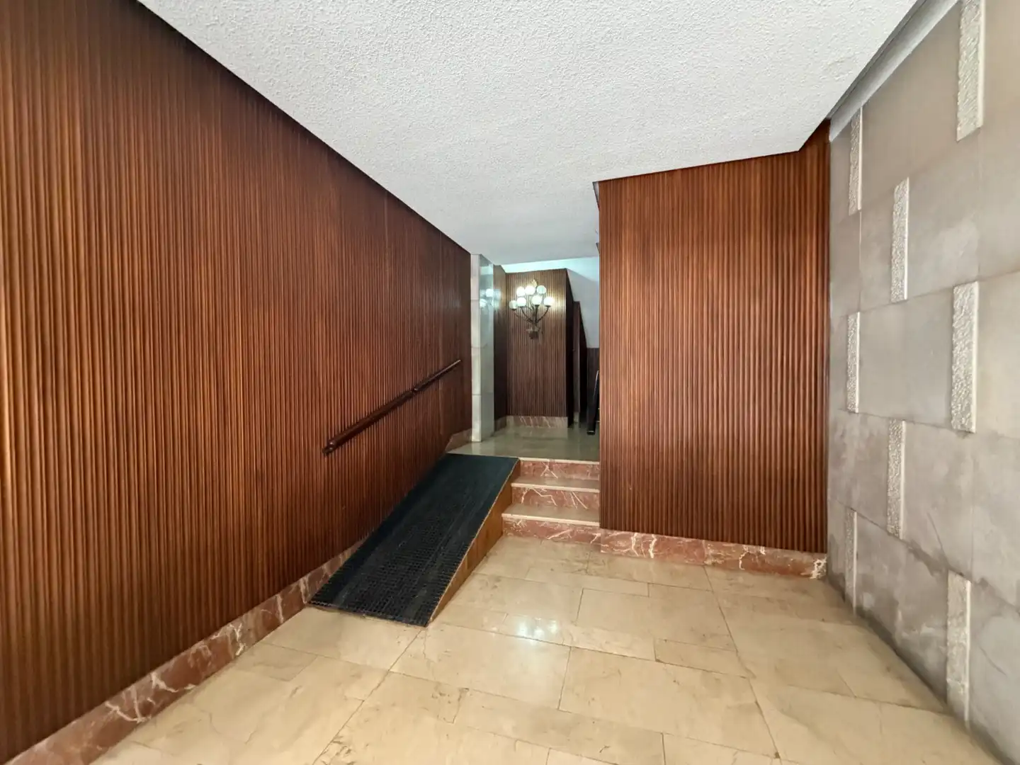 Business premises for sale in El Raval 29, imagen 3