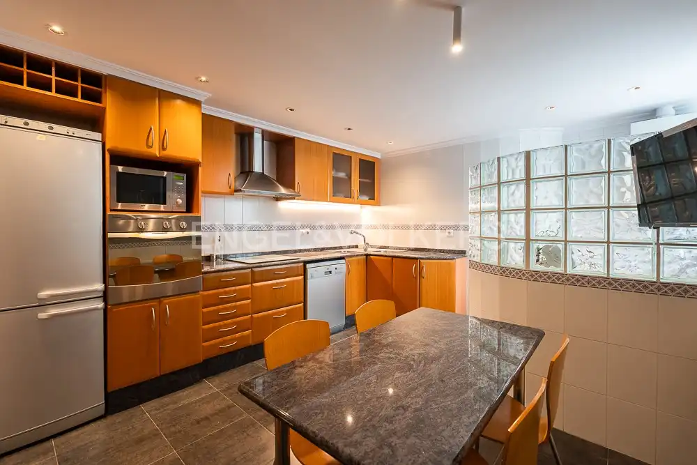 Kitchen of Flat for rent in Valencia  with Air Conditioner, Heating and Parquet flooring