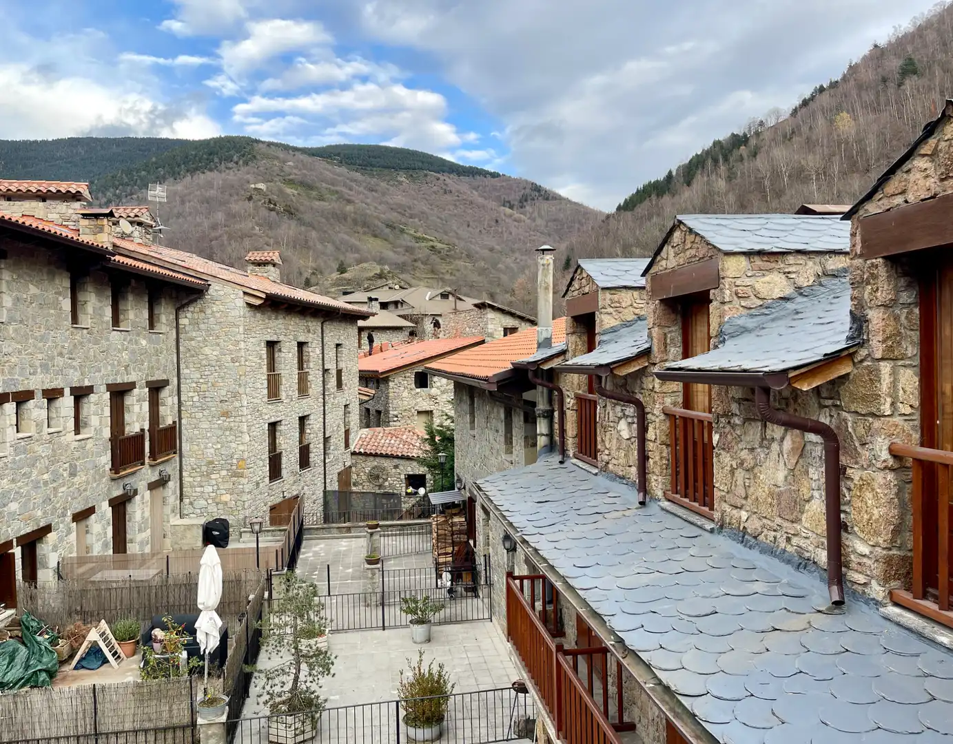 Vista exterior de Ático en venta en Setcases con Calefacción, Terraza y Amueblado