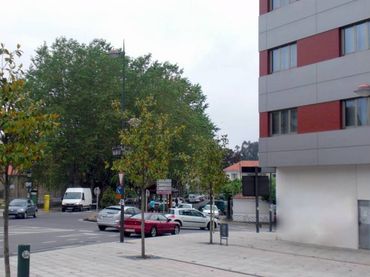 Business premises to rent in Cambre