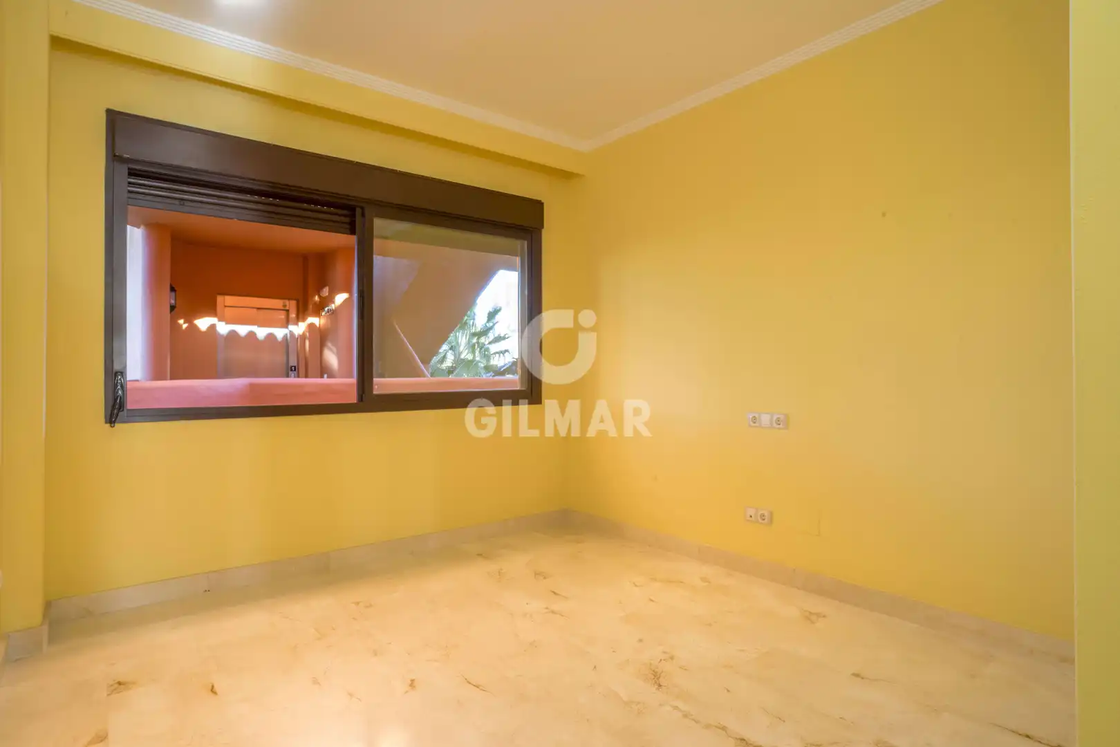 Dormitori de Dúplex en venda en Estepona amb Calefacció, Jardí privat i Traster