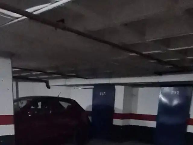 Parkplatz von Garage zur Miete in Zaragoza
