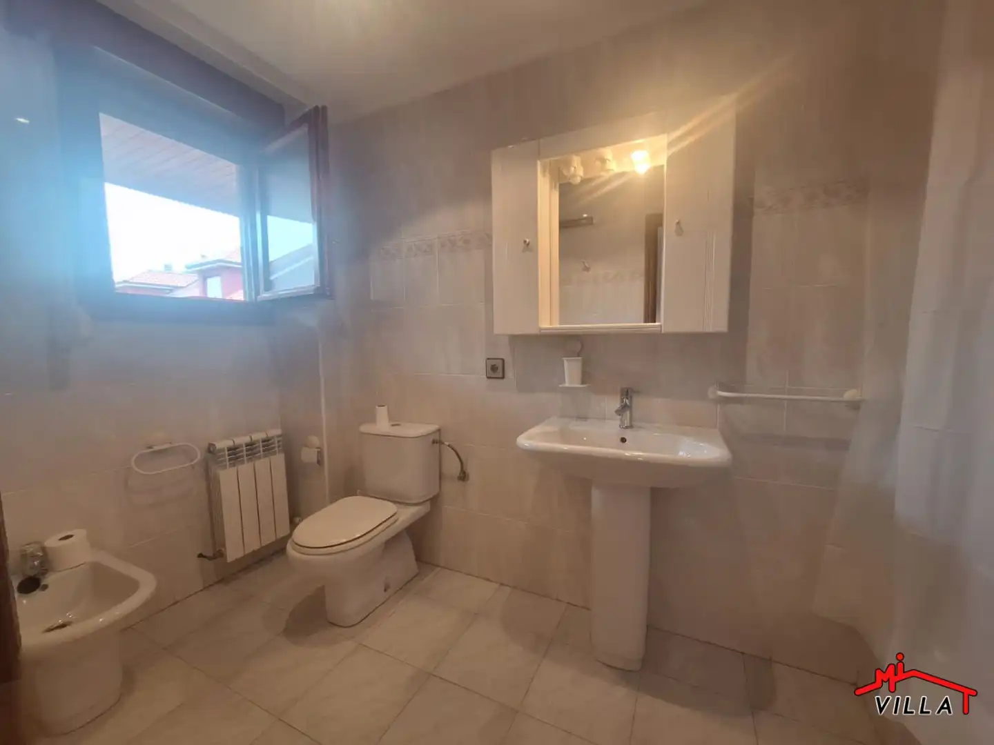 Baño de Piso de alquiler en Ramales de la Victoria con Calefacción, Amueblado y Balcón