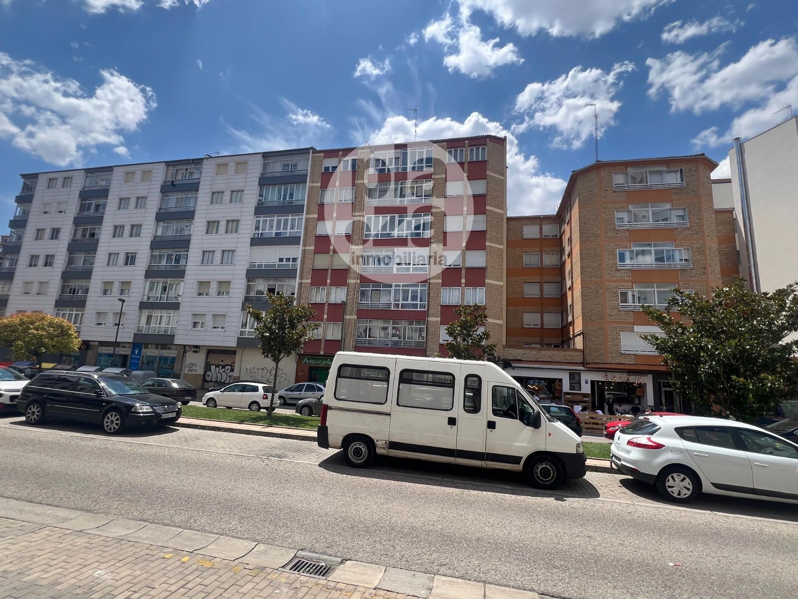 Vista exterior de Pis de lloguer en Burgos Capital amb Calefacció i Moblat