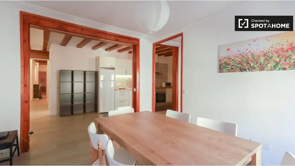 Flat with terrace to rent in Ciutat Vella, imagen 5