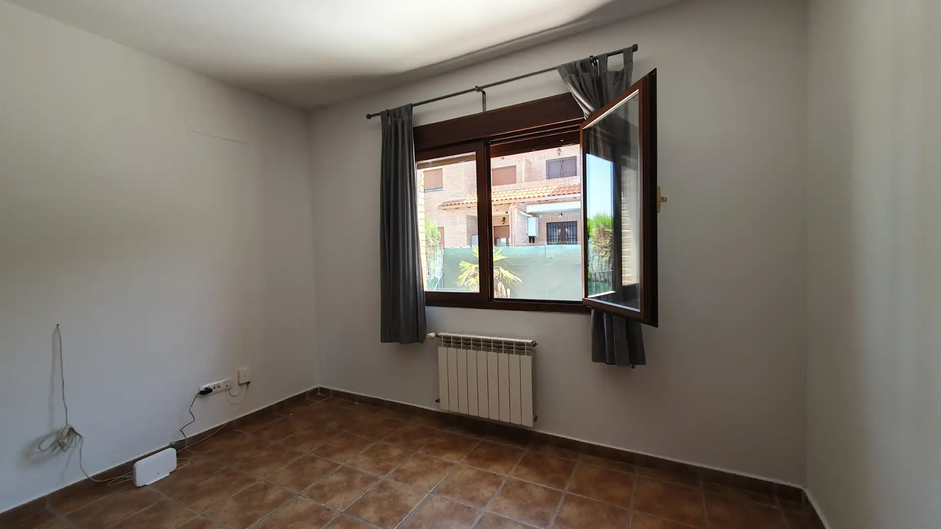 Dormitori de Casa adosada en venda en Olías del Rey amb Aire condicionat, Calefacció i Jardí privat
