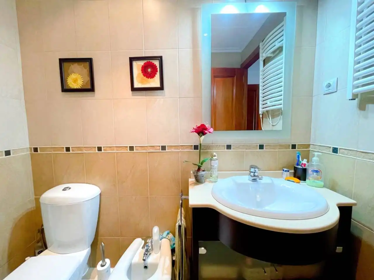 Bathroom of Flat for sale in Cerdanyola del Vallès  with Heating, Furnished and Balcony