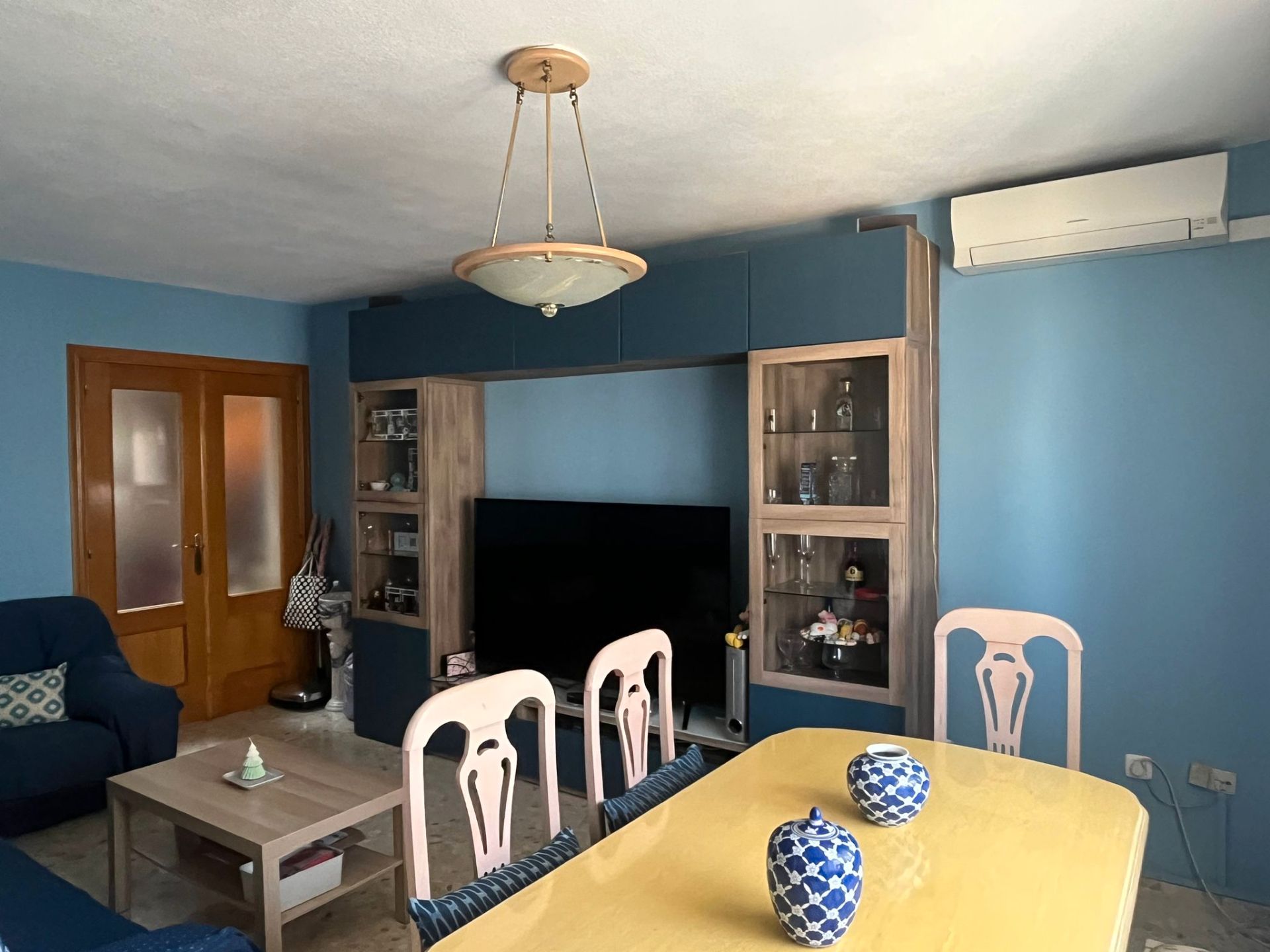 Dining room of Flat for sale in Vélez-Málaga  with Air Conditioner, Terrace and Storage room