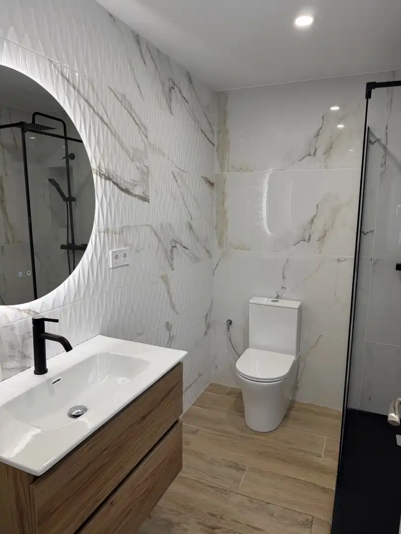 Bathroom of Flat for rent in Casco Urbano