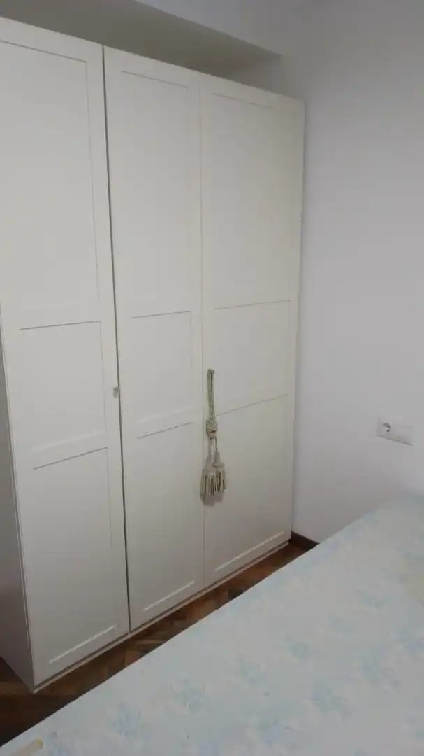 Dormitori de Pis en venda en Santiago de Compostela  amb Calefacció, Moblat i Forn