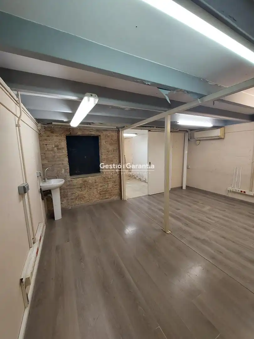 Local comercial de lloguer a Comte Borrell, imagen 5