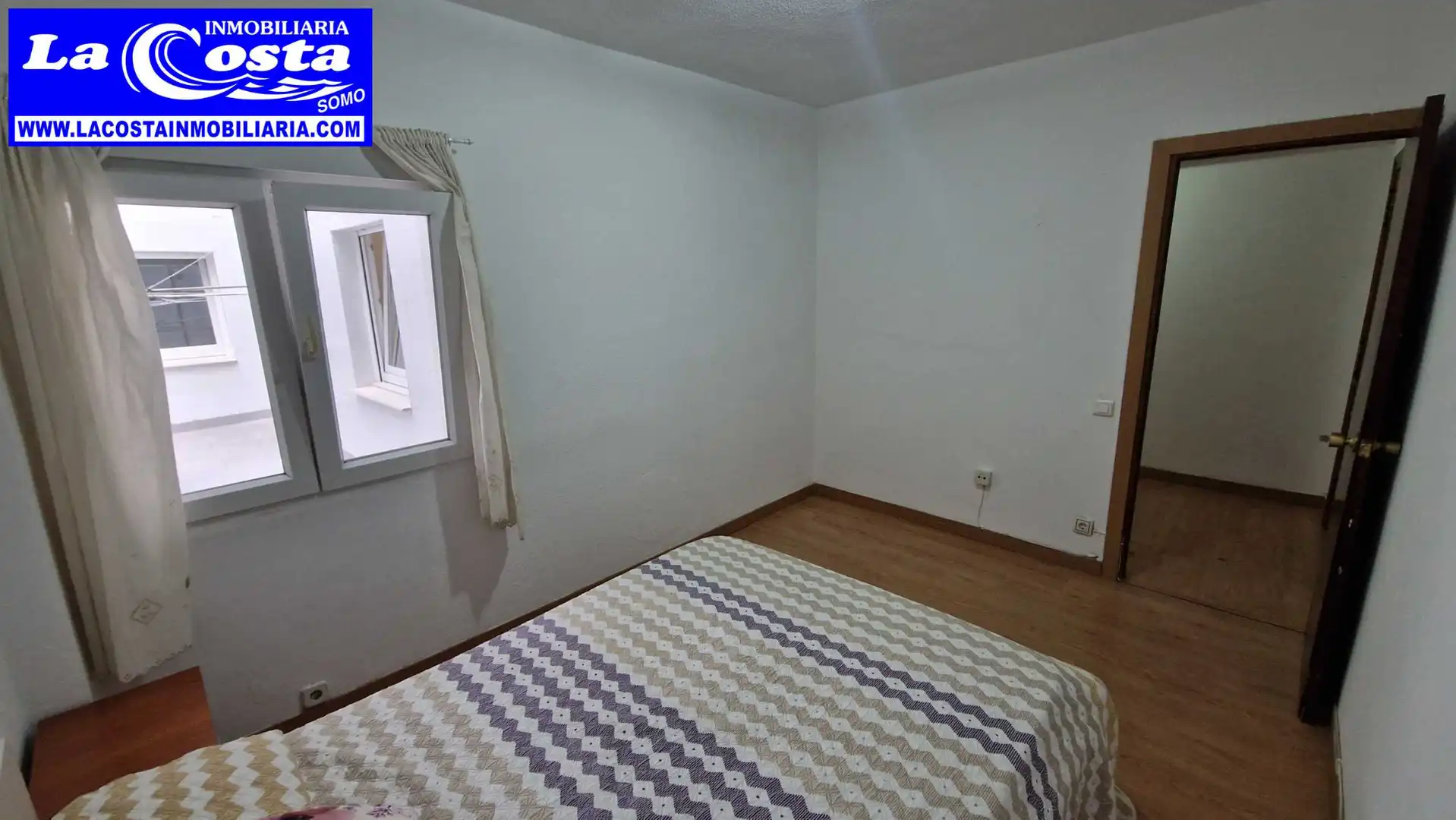 Bedroom of Flat for sale in Santander  with Parquet flooring, Oven and Washing machine