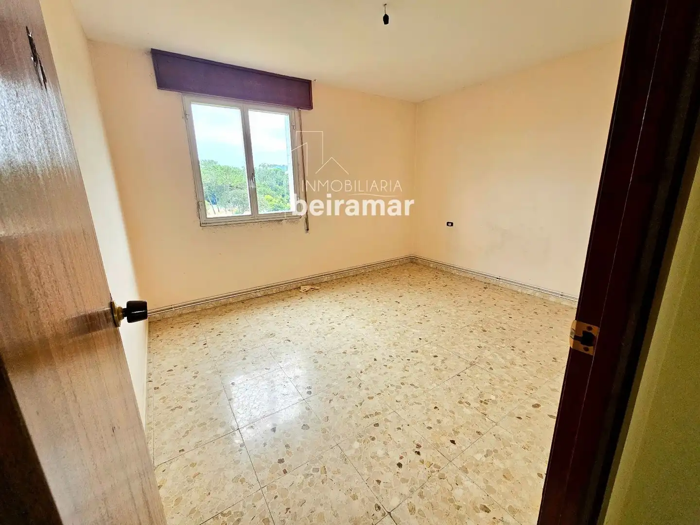 Habitación de Piso en venta en Ribeira con Calefacción y Trastero