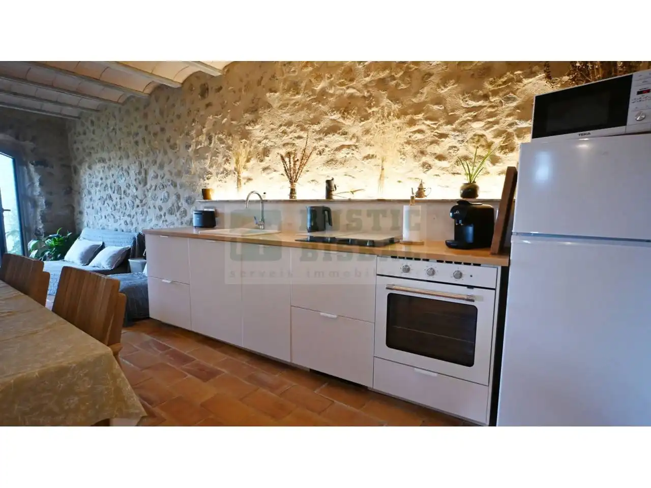 Küche von Country house zur Miete in Foixà mit Klimaanlage, Heizung und Möbliert